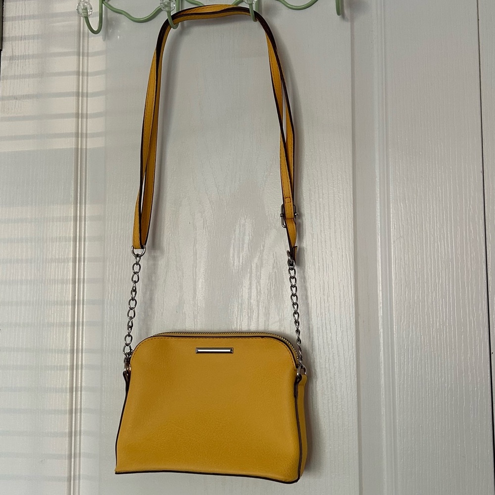 🎉HP🎊🆕Unbranded Yellow Crossbody Bag